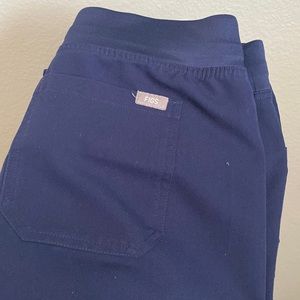 Figs Livingston Basic Navy Small